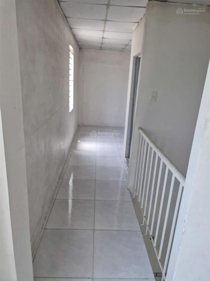 3.6tr/tháng. nhà phú hoà, thủ dầu một 2pn, đường nhựa. quá rẻ ạ