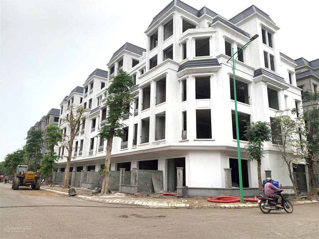 Cần tiền nên bán nhanh căn liền kề đơn giá chỉ 164,4tr/m2 tại gia lâm hà nội