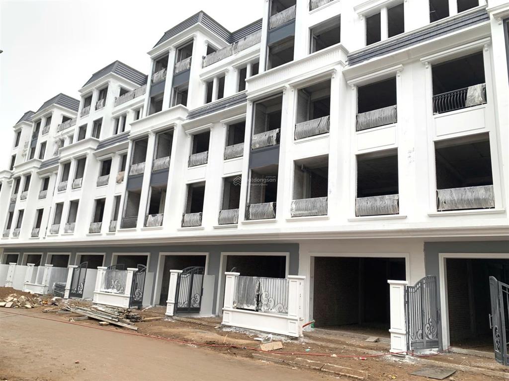 Cần tiền nên bán nhanh căn liền kề đơn giá chỉ 164,4tr/m2 tại gia lâm hà nội