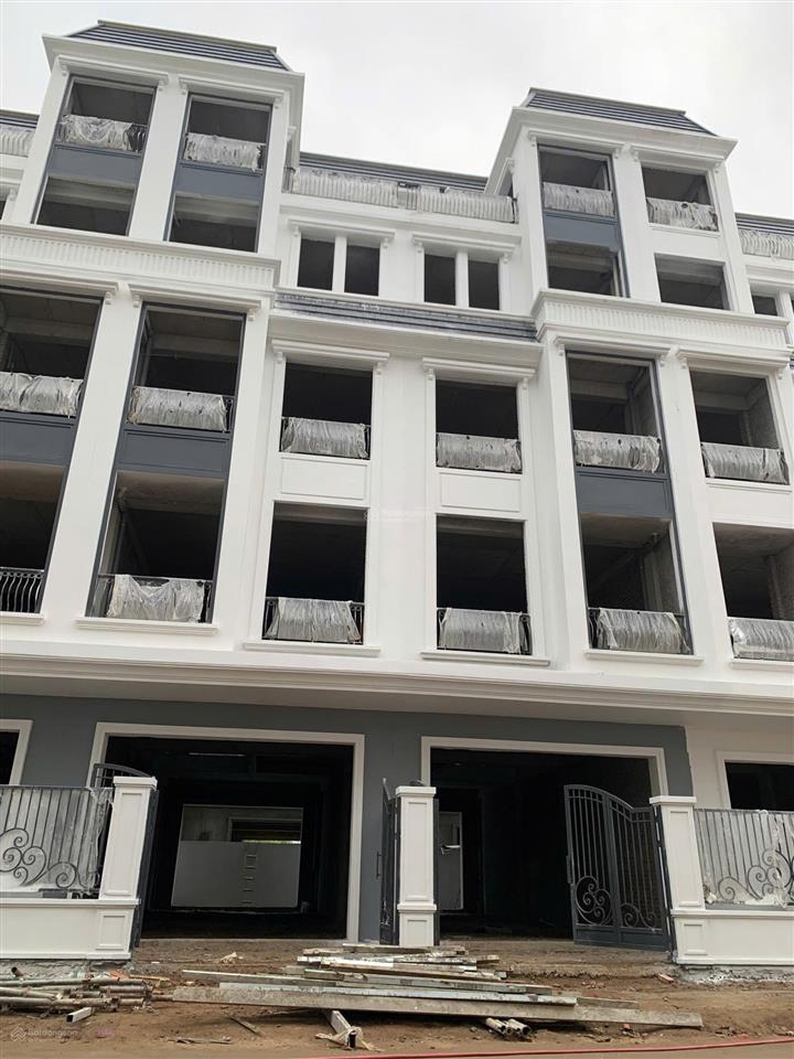 Cần tiền nên bán nhanh căn liền kề đơn giá chỉ 164,4tr/m2 tại gia lâm hà nội