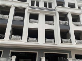 Cần tiền nên bán nhanh căn liền kề đơn giá chỉ 164,4tr/m2 tại gia lâm hà nội