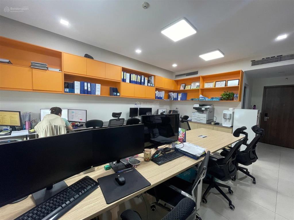 Bán căn hộ officetel goldenking full nội thất văn phòng, 37m2 2.25 tỷ, 0938 759 ***