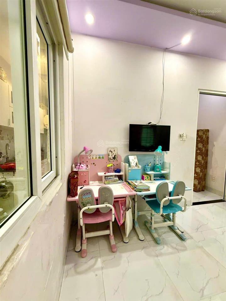 Bán nhà 2 mê đúc mặt tiền đường mân quang 6