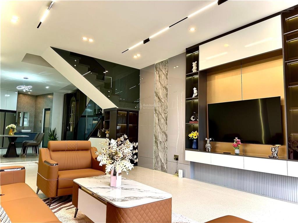 Bán nhà 3 tầng mặt tiền đường nguyễn hữu thọ sát bệnh viện quân y 17