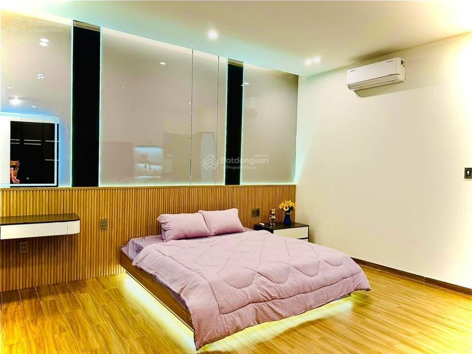 Bán nhà 3 tầng mặt tiền đường nguyễn hữu thọ sát bệnh viện quân y 17