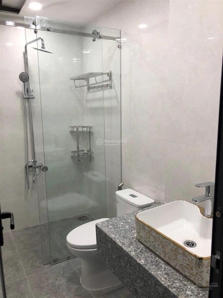 Cho thuê nhà 5 tầng mặt tiền đường lê thanh nghị có thang máy