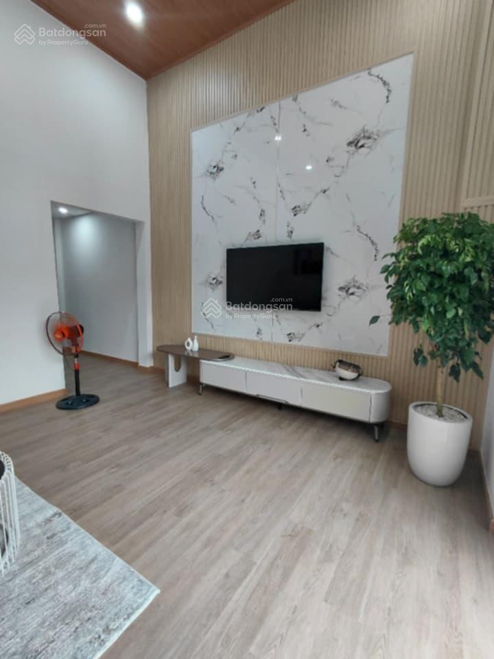 Bán đất tặng nhà cấp 4 mặt tiền đường nại hiên đông 15