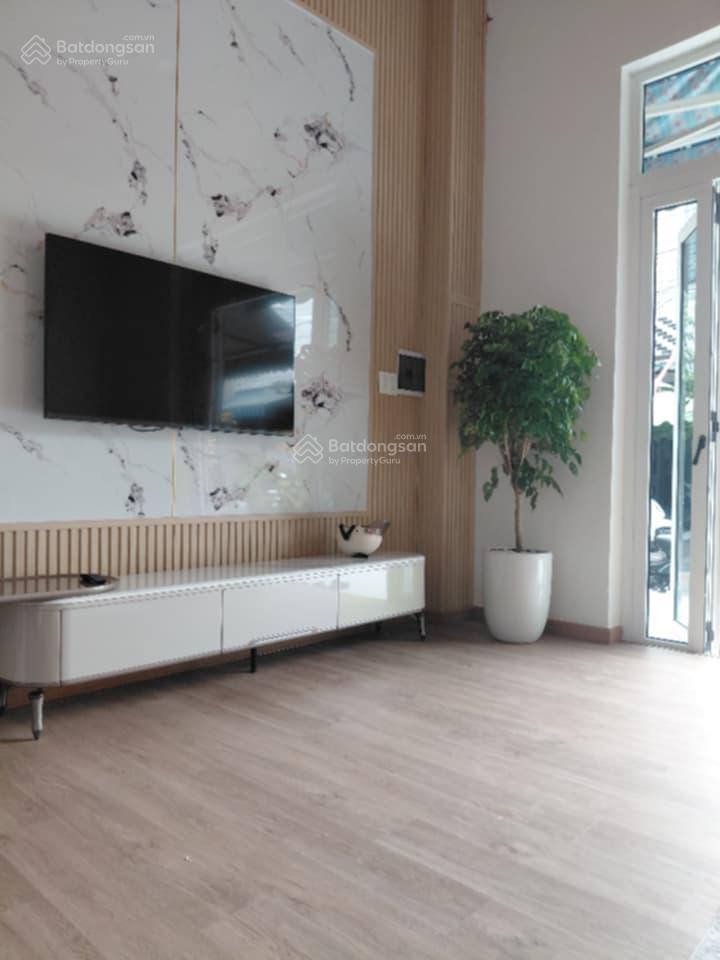 Bán đất tặng nhà cấp 4 mặt tiền đường nại hiên đông 15