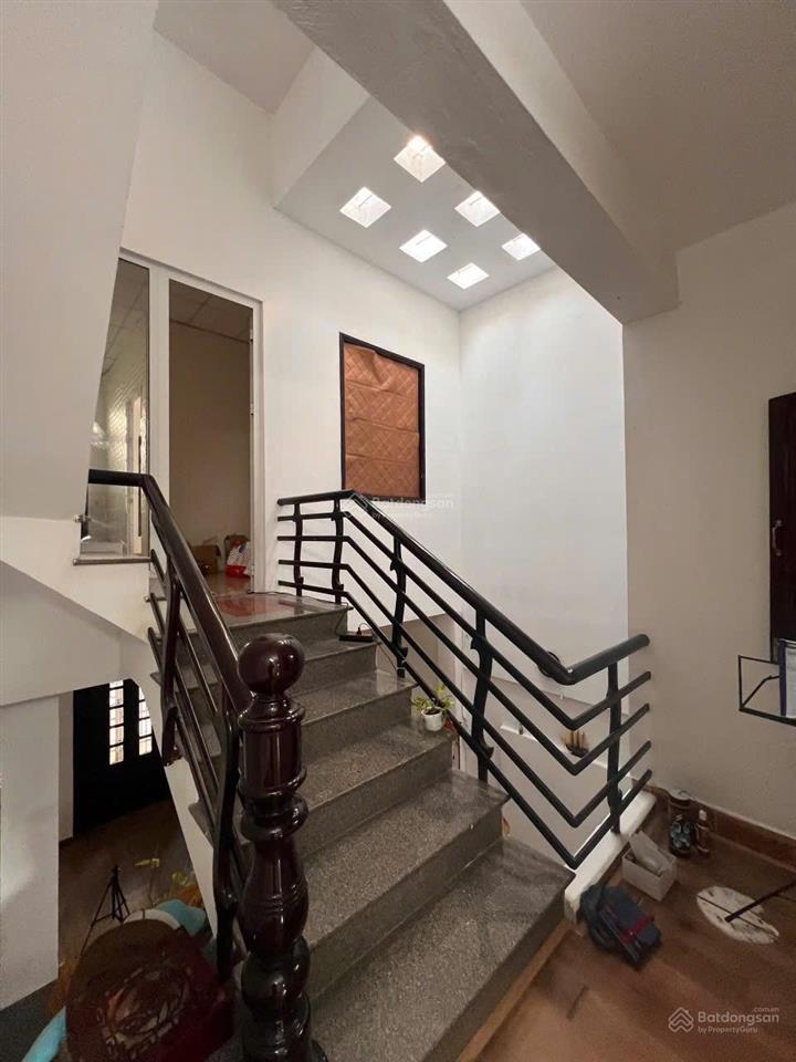 Cho thuê nhà 2 tầng mặt tiền đường đinh lễ