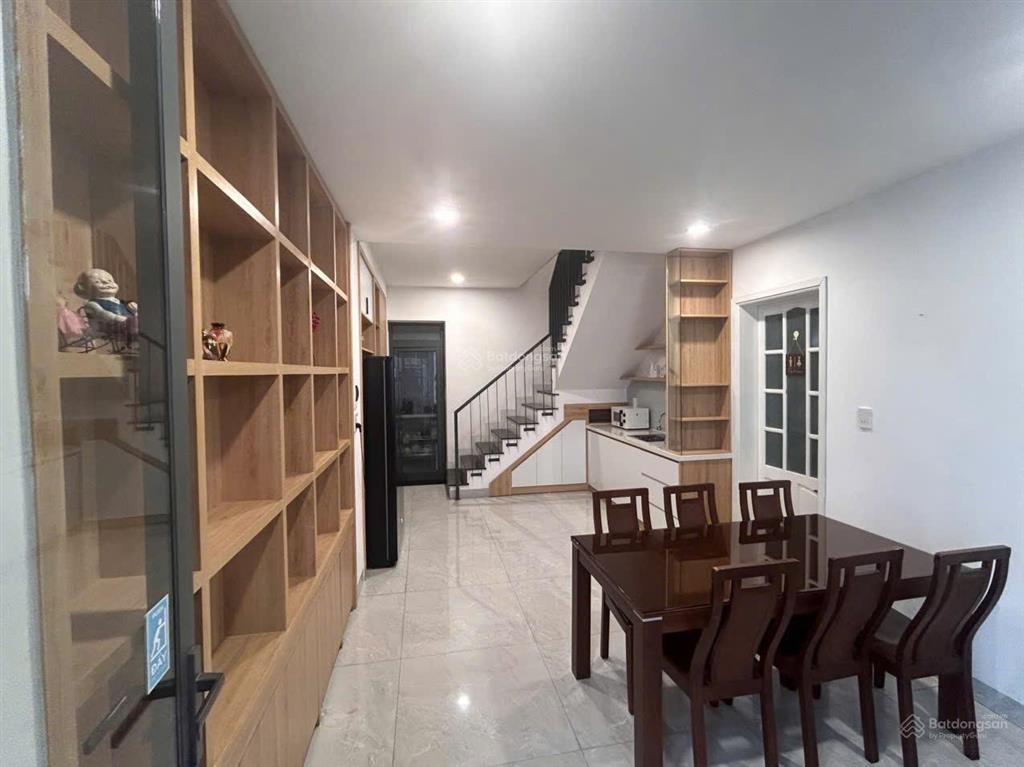 Cho thuê villa sân vườn mini 2 tầng kiệt ô tô hoàng diệu