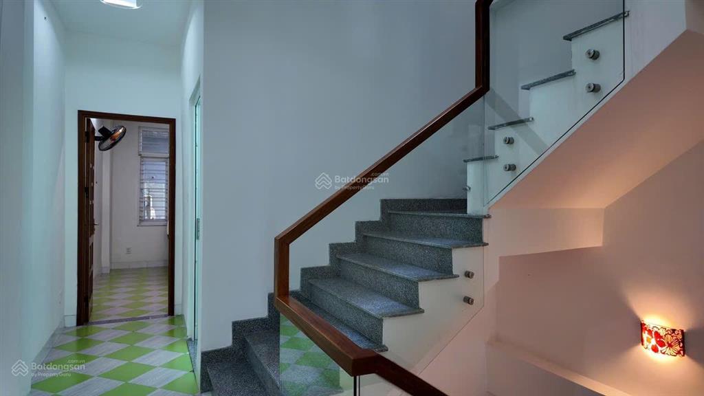 Chủ cần tiền hạ bán nhanh căn nhà 4 tầng mặt tiền cao xuân dục, hải châu