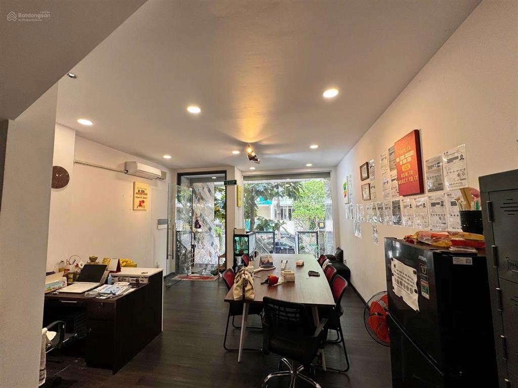 Cho thuê văn phòng nguyên căn 5*20m giá 55tr tại kđt him lam, tân hưng.