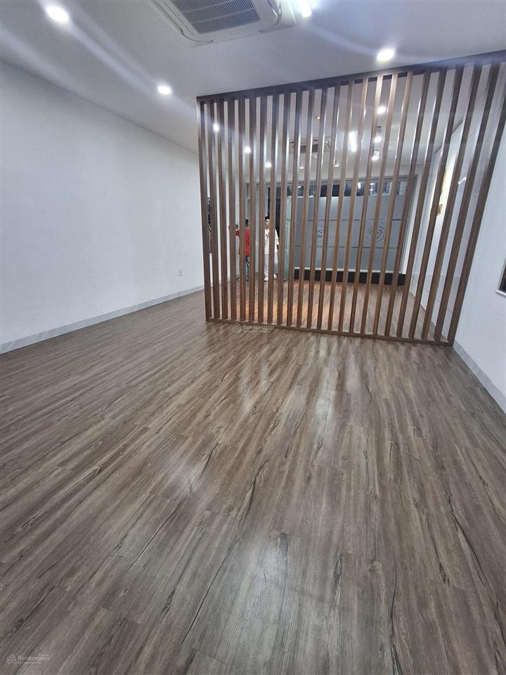 Cho thuê văn phòng tầng trệt dt 5*20m giá tốt chỉ 15tr tại kđt him lam kênh tẻ