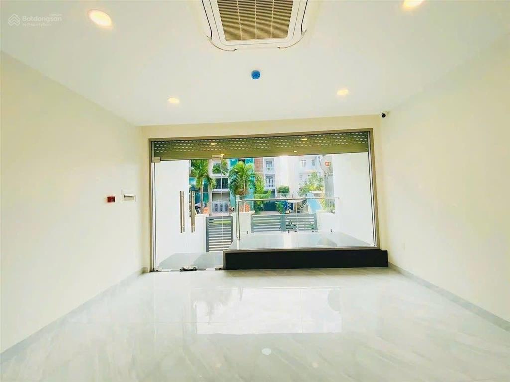 Cho thuê văn phòng tầng trệt dt 5*20m giá tốt chỉ 15tr tại kđt him lam kênh tẻ