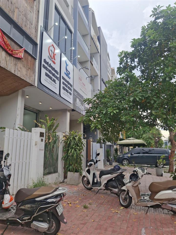 Cho thuê văn phòng tầng trệt giá 17tr tại kđt him lam kênh tẻ