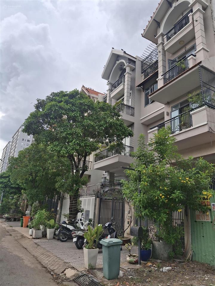 Cho thuê văn phòng tầng trệt 7,5*20m giá 25tr/th tại kđt him lam kênh tẻ