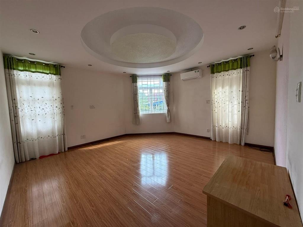 Cho thuê tòa nhà văn phòng góc 2 mặt tiền 70tr tại kdc him lam kênh tẻ