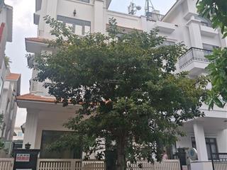 Cho thuê văn phòng nguyên căn biệt thự 10*20m giá chỉ 70tr đã có thuế.