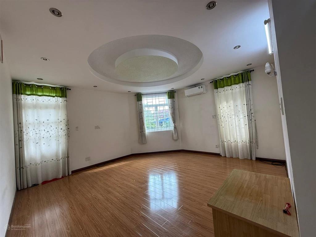 Cho thuê nhà riêng căn góc giá chỉ 60tr tại kđt him lam kênh tẻ
