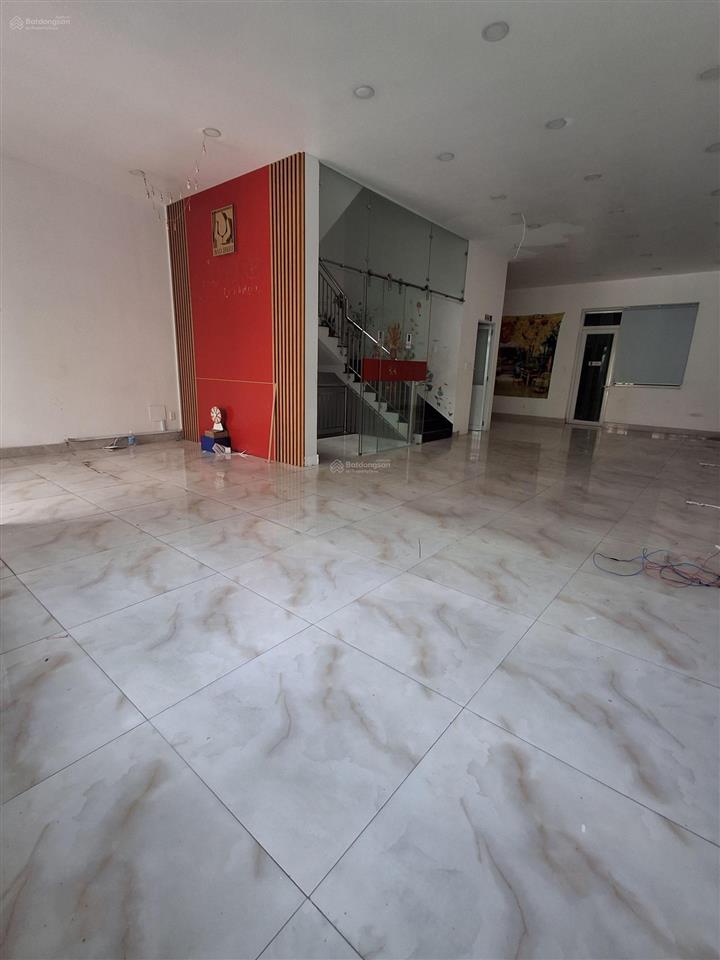 Cho thuê văn phòng giá tốt 70tr/th tại khu đô thị him lam kênh tẻ, 500m2