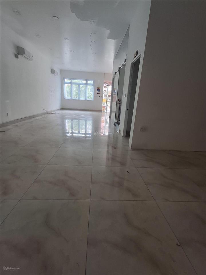 Cho thuê văn phòng giá tốt 70tr/th tại khu đô thị him lam kênh tẻ, 500m2