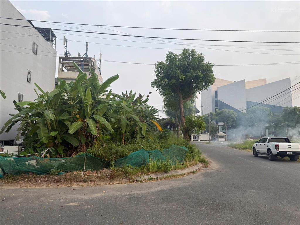 Cho thuê 282m2 đất góc 2mt view sông hàn và đài pháo hoa mới đà nẵng downtown  55 tr/tháng