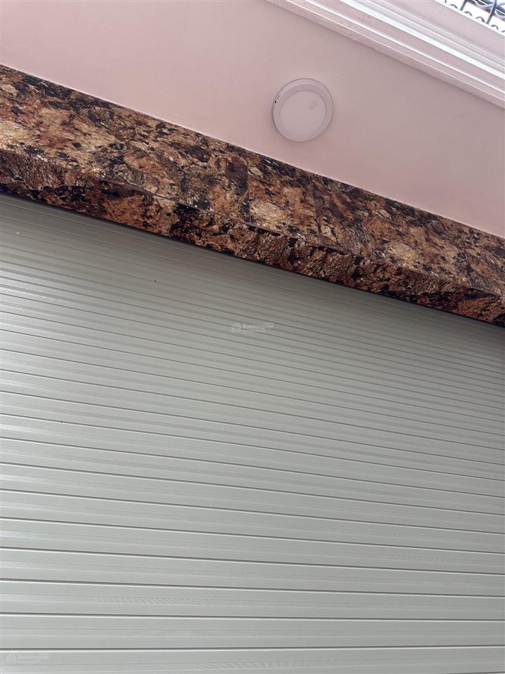 Cách 1 nhà ra mặt đường 3.5, ngã tư tây thăng long. nhà dân xây kiên cố, hiện đại 5 tầng thang máy