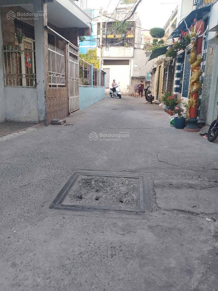 Bán nhà riêng q12 tại hiệp thành 43, 695 triệu, 18m2, có ban công, cách chung cư hiệp thành 500m