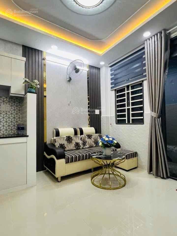 Bán nhà riêng q12 tại hiệp thành 43, 695 triệu, 18m2, có ban công, cách chung cư hiệp thành 500m