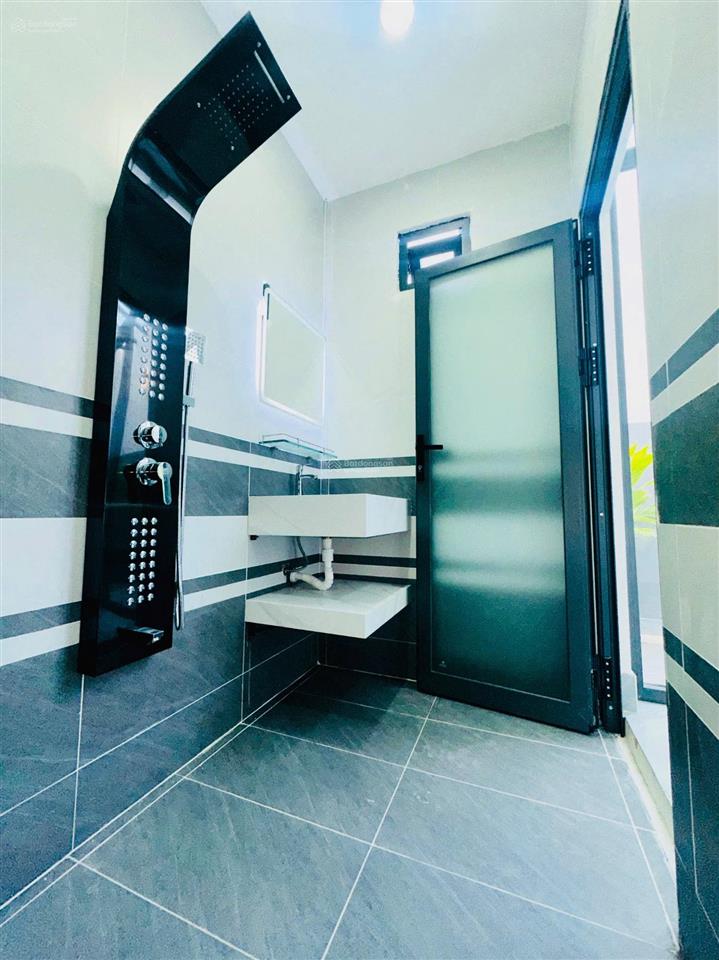 Nhà quận 12 mới xây đường nguyễn thị kiểu 4,5x10m sau lưng siêu thị mega mall shc 4 căn giá rẻ