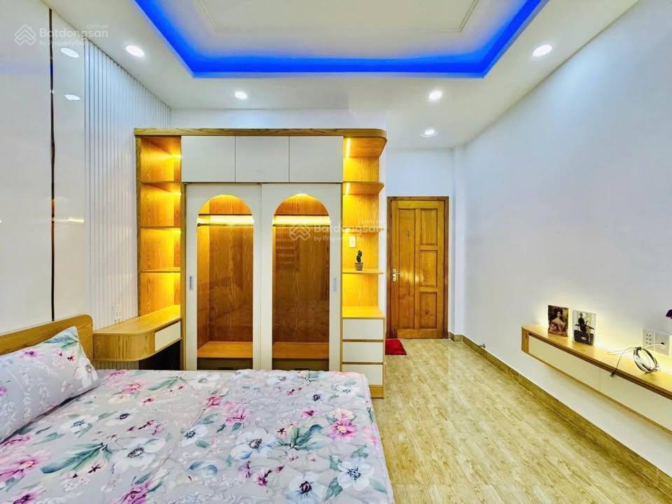 Nhà quận 12 mới xây đường nguyễn thị kiểu 4,5x10m sau lưng siêu thị mega mall shc 4 căn giá rẻ