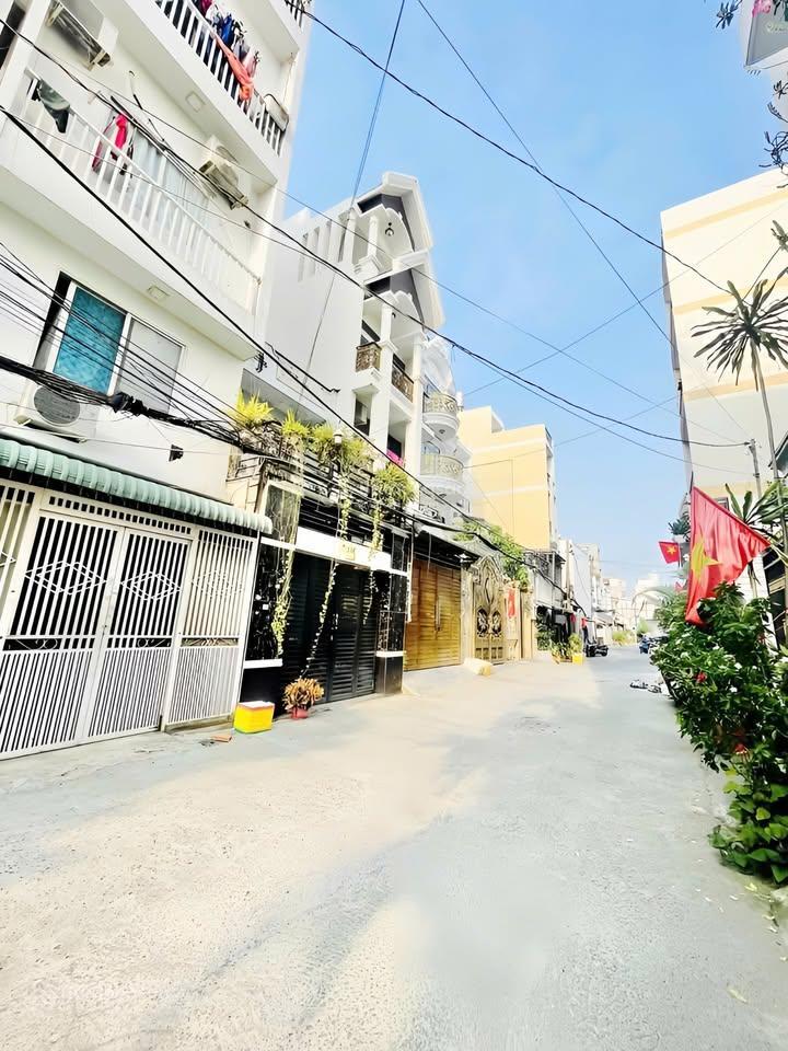 Bán nhà đường nguyễn ảnh thủ gần ngã 3 đông quang