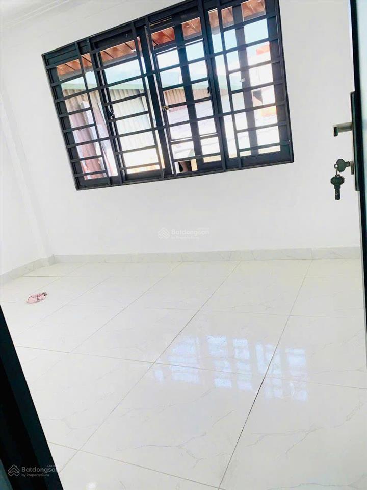 Bán nhà đường nguyễn ảnh thủ gần ngã 3 đông quang