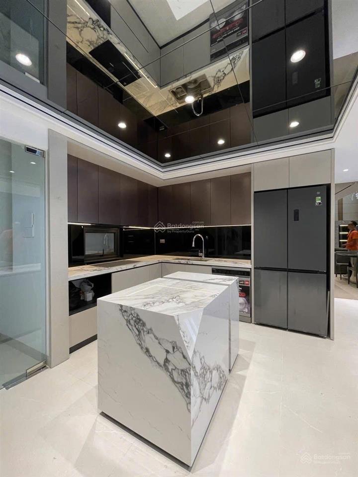 Nhỉnh 13 tỷ  duplex long biên mặt tiền 7.6m 7 tầng thang máy gara 2 ô tô