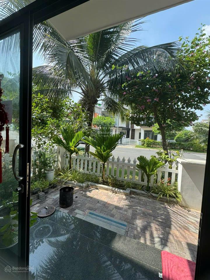 Cần bán biệt thự 8x15m  4,050 tỷ  full nội thất  trục chính đường 18m sổ hoàn công 0941 030 ***