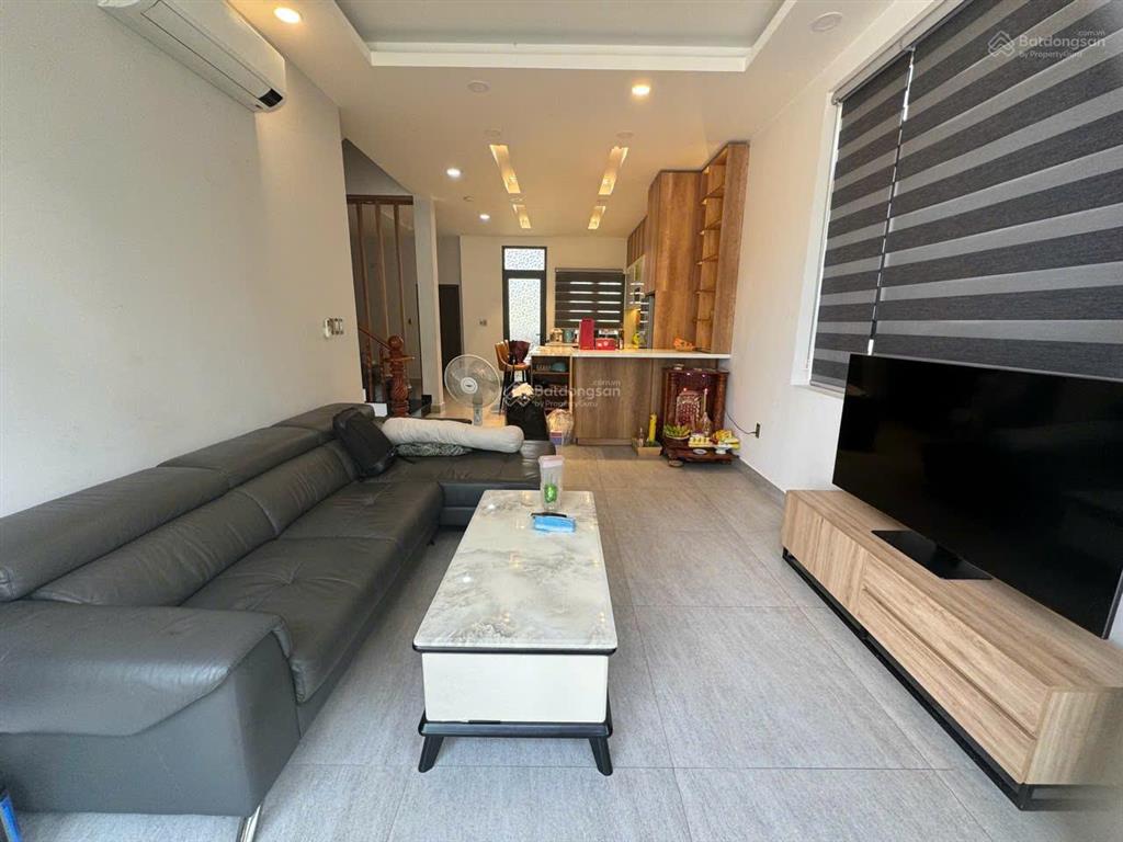 Cần bán biệt thự 8x15m  4,050 tỷ  full nội thất  trục chính đường 18m sổ hoàn công 0941 030 ***