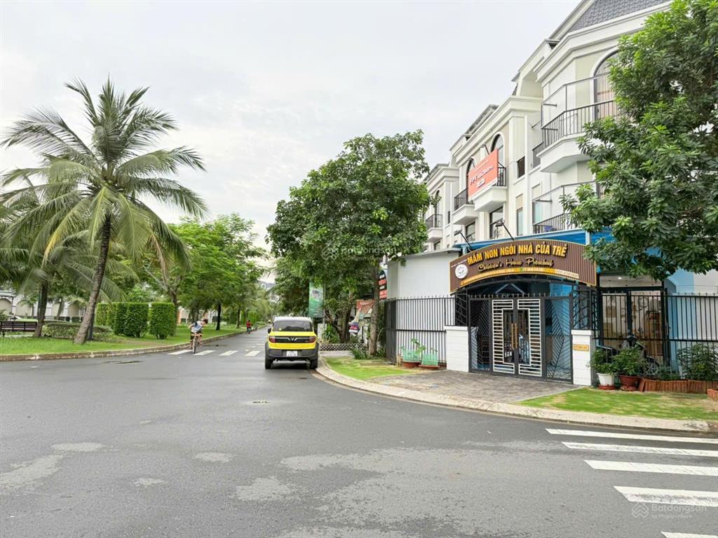 Cần bán nhà lavilla, sổ hoàn công ,giá 3,7tỷ (chuẩn 100%), 5x20m, 1 trệt 2 lầu, 0941 030 ***