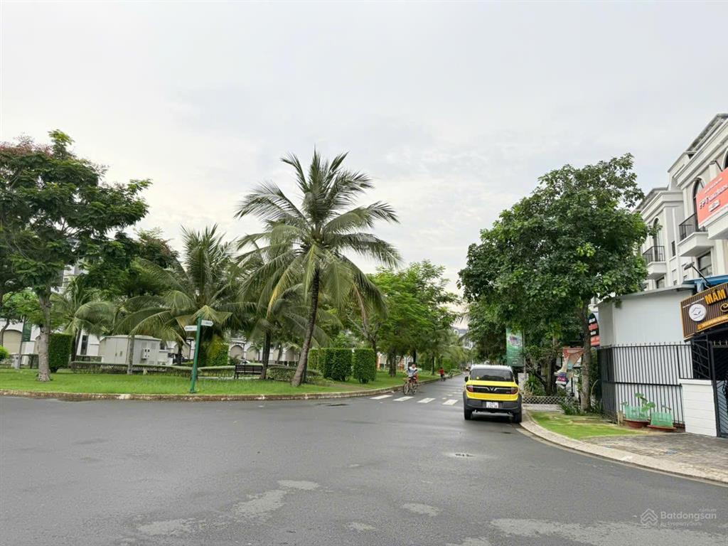 Cần bán nhà lavilla, sổ hoàn công ,giá 3,7tỷ (chuẩn 100%), 5x20m, 1 trệt 2 lầu, 0941 030 ***