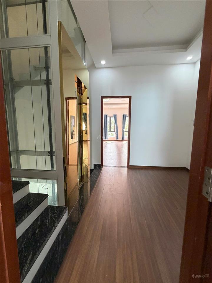 Bán biệt thự tại five star eco city, sổ hoàn công, mới hoàn thiện cao cấp, có thang máy 6x21m