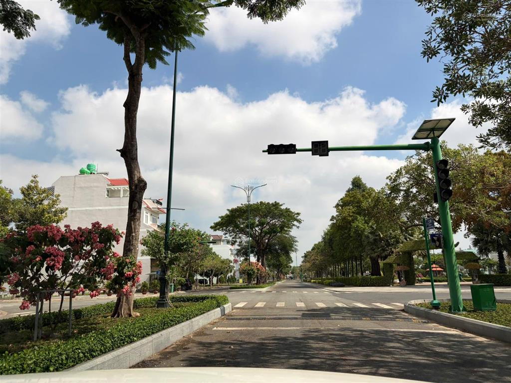 Bán biệt thự tại five star eco city, sổ hoàn công, mới hoàn thiện cao cấp, có thang máy 6x21m