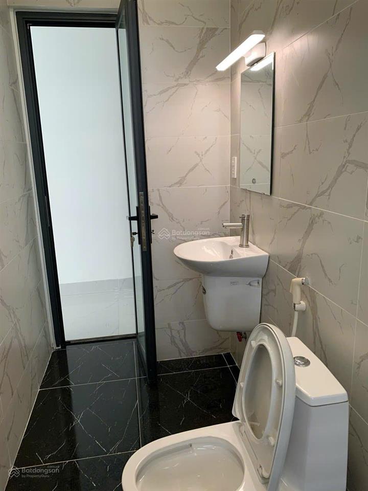Cho thuê nhà phố 1 trệt 2 lầu, 3pn, pk, bếp, nhà mới ht giá 8tr.  0941 030 ***