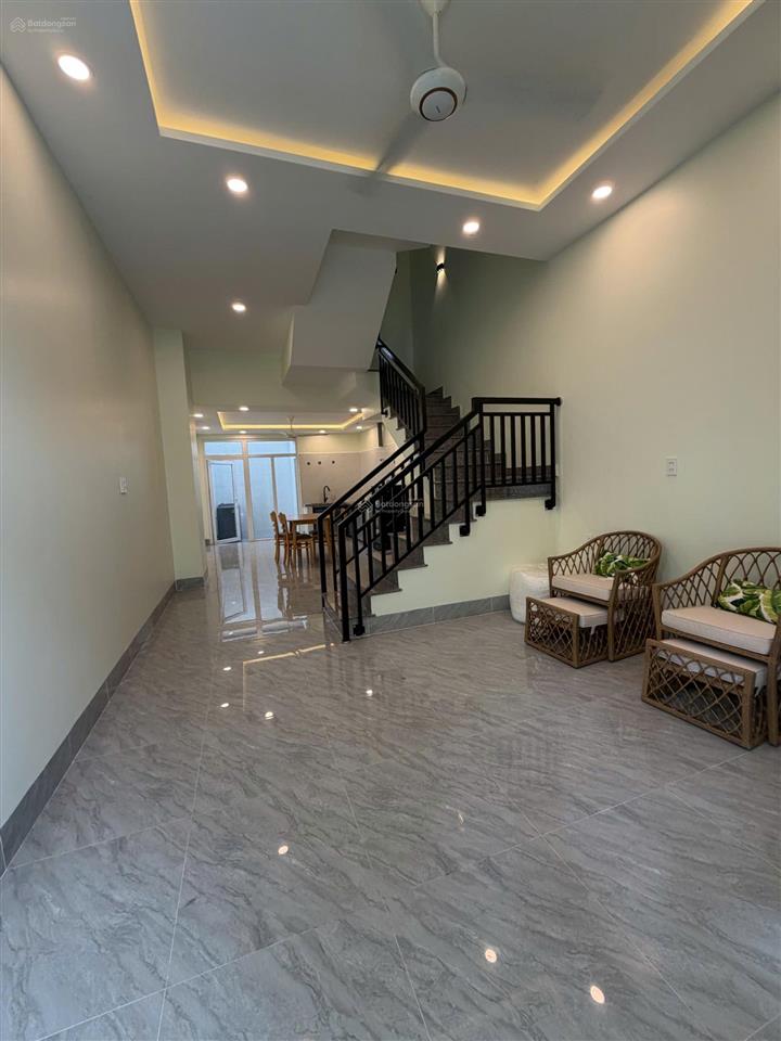 Cho thuê nhà full nt, 3 pn, pk, bếp, 2 tolet, giá 8tr  0941 030 ***