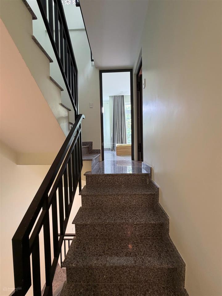 Cho thuê nhà full nt, 3 pn, pk, bếp, 2 tolet, giá 8tr  0941 030 ***