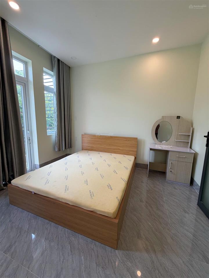 Cho thuê nhà full nt, 3 pn, pk, bếp, 2 tolet, giá 8tr  0941 030 ***