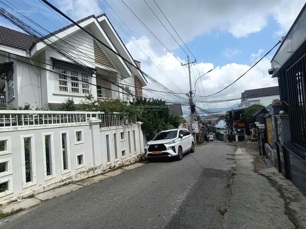 Villa lữ gia  2 mặt tiền  cách hồ xuân hương  đà lạt 2.5km dt 334m  giá  22 tỷ
