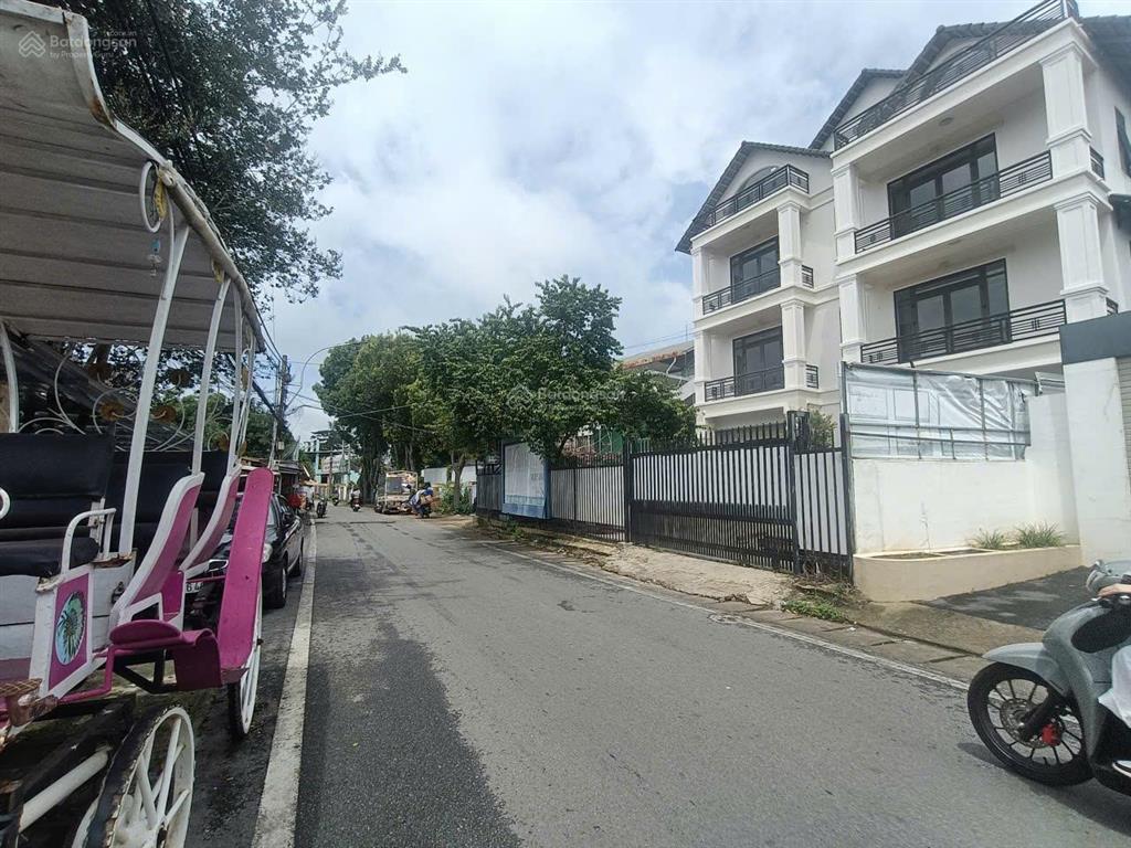 Villa mặt tiền yersin đà lạt chỉ 300m đến hồ xuân hươngquỹ đất hiếm diện tích 742m² gía 60 tỷ