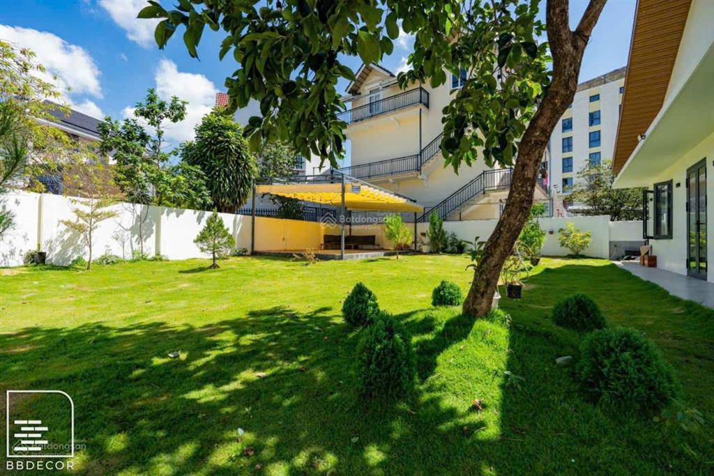 Villa mặt tiền yersin đà lạt chỉ 300m đến hồ xuân hươngquỹ đất hiếm diện tích 742m² gía 60 tỷ