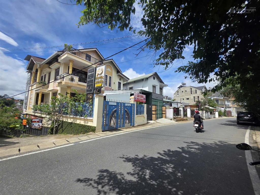 Bán gấp biệt thự tại yersin, đà lạt, cách hồ xuân hương 500m  29,5 tỷ, 367m2, 4 lầu, 15pn