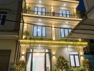 Nhà mới lô góc 4tầng oto tránh đỗ  0977 327 ***