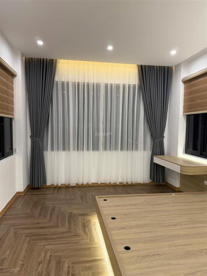 Nhà đẹp dân xây trục chính kinh doanh ô tô tránh